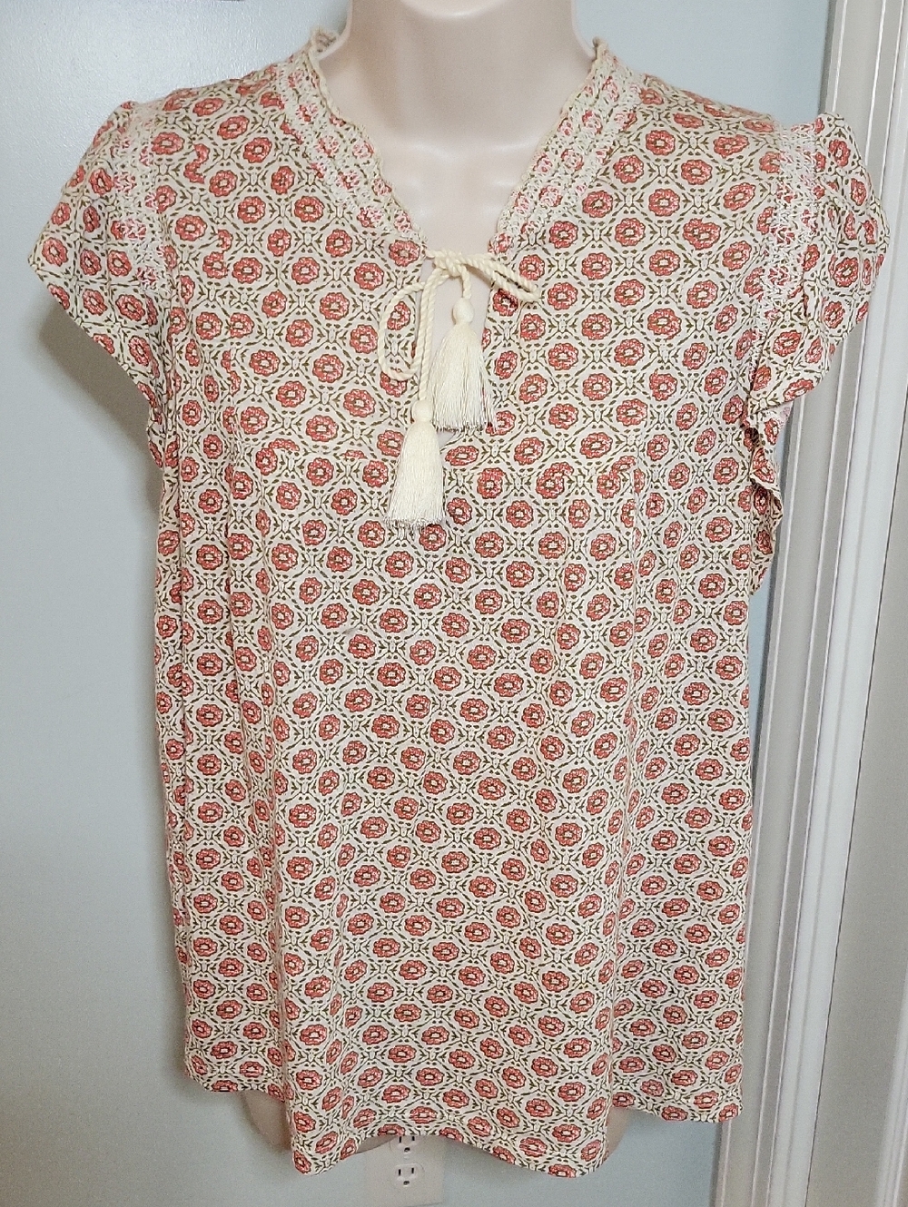 Lucky Brand Cream Ruffle Sleeve Top w/Coral Flowers, Smocking  and Tassle Tie L